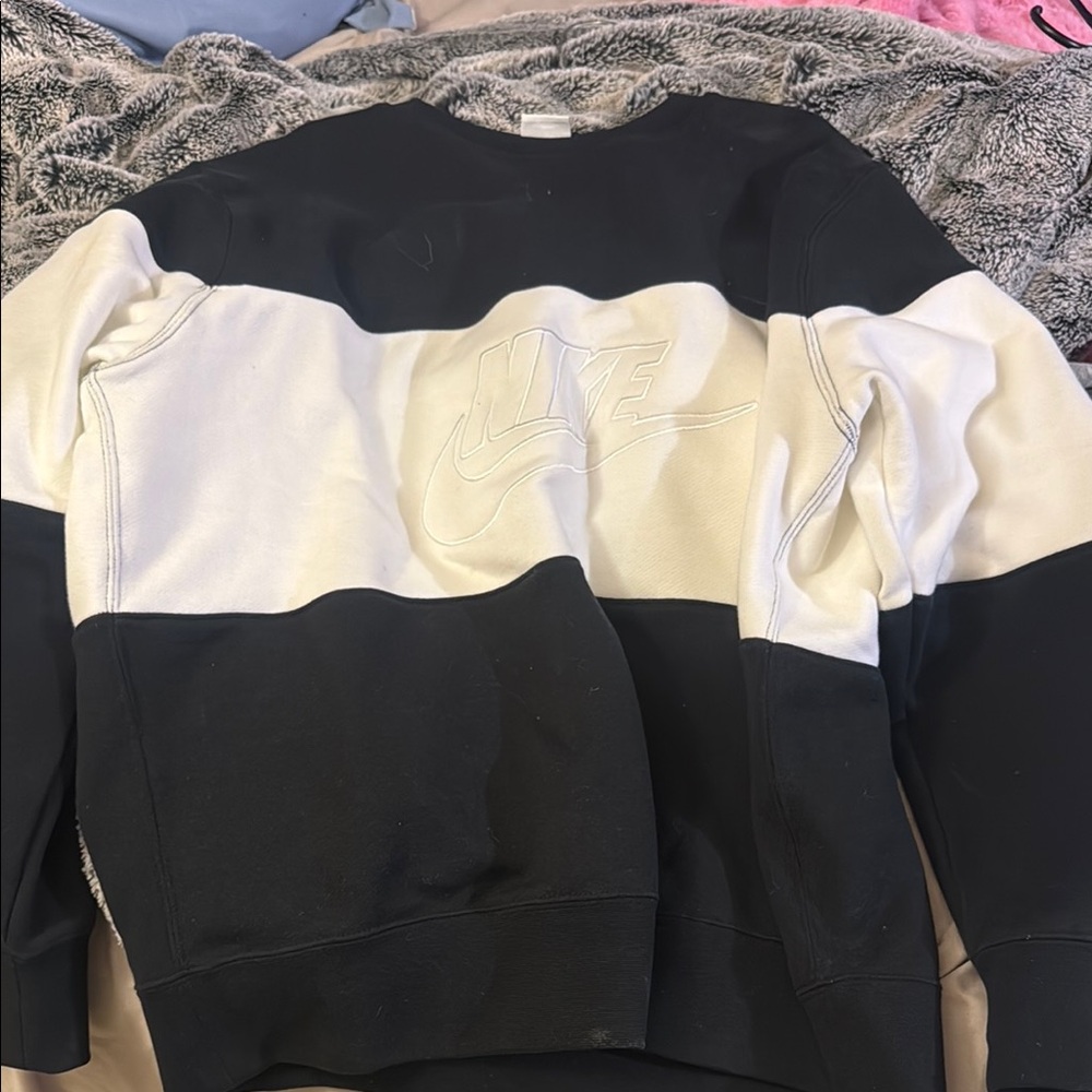 Nike Black and White Crewneck Sweater
